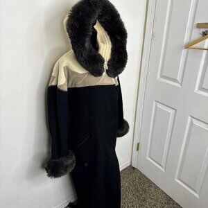 Vintage LaParka Lundstrom Woman S/M Inuit Wool Coat Wolf Howling Moon Penny Lane